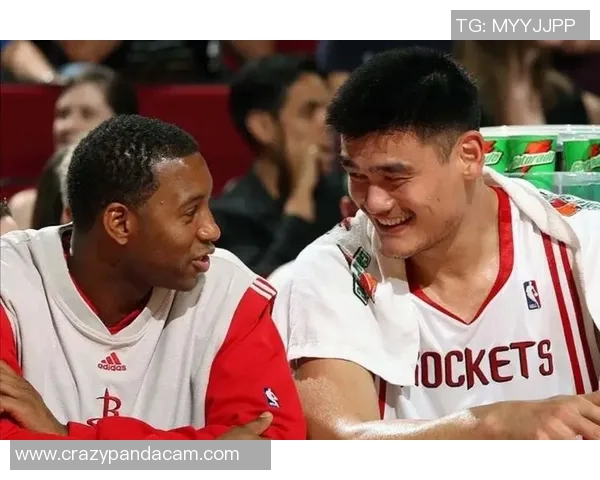 姚明与NBA明星合照回顾展现篮球传奇与友谊的珍贵瞬间