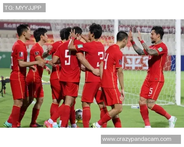 足球明星意外曝光吃槟榔视频引发热议球迷纷纷评论反应各异