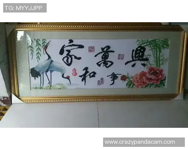 璀璨足球明星主题钻石画展现运动魅力与艺术之美的完美结合