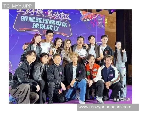 男明星单手抓篮球展现超强实力与魅力引发粉丝热议与追捧 男明星单手抓篮球展现超强实力与魅力引发粉丝热议与追捧